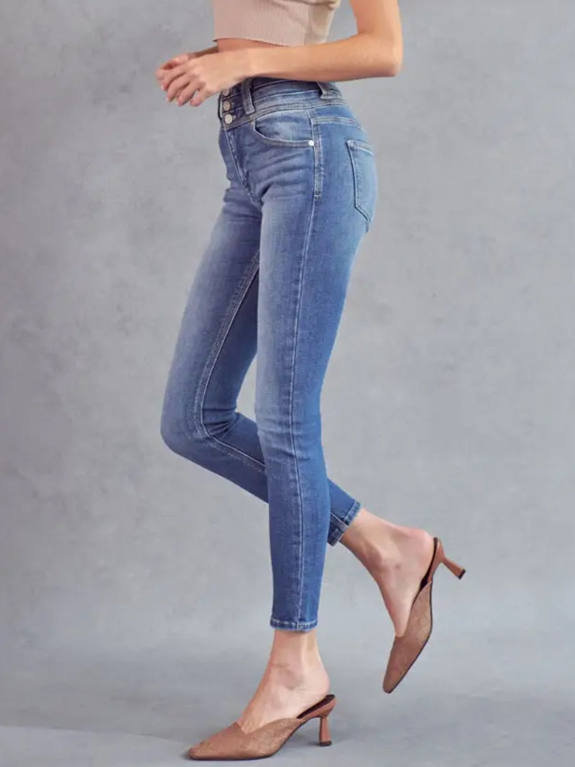 The Skinny Triple Button Kancan Jeans The Skinny Triple Button Kancan Jeans